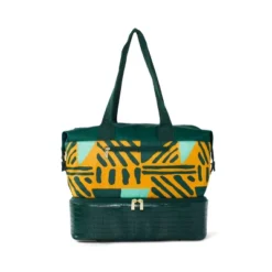 WNDR LN The Overnighter Weekender Bag -Vera Bradley || Rockland || Disney Shop GUEST e4017a75 f619 4a40 b494 7336b5643f97